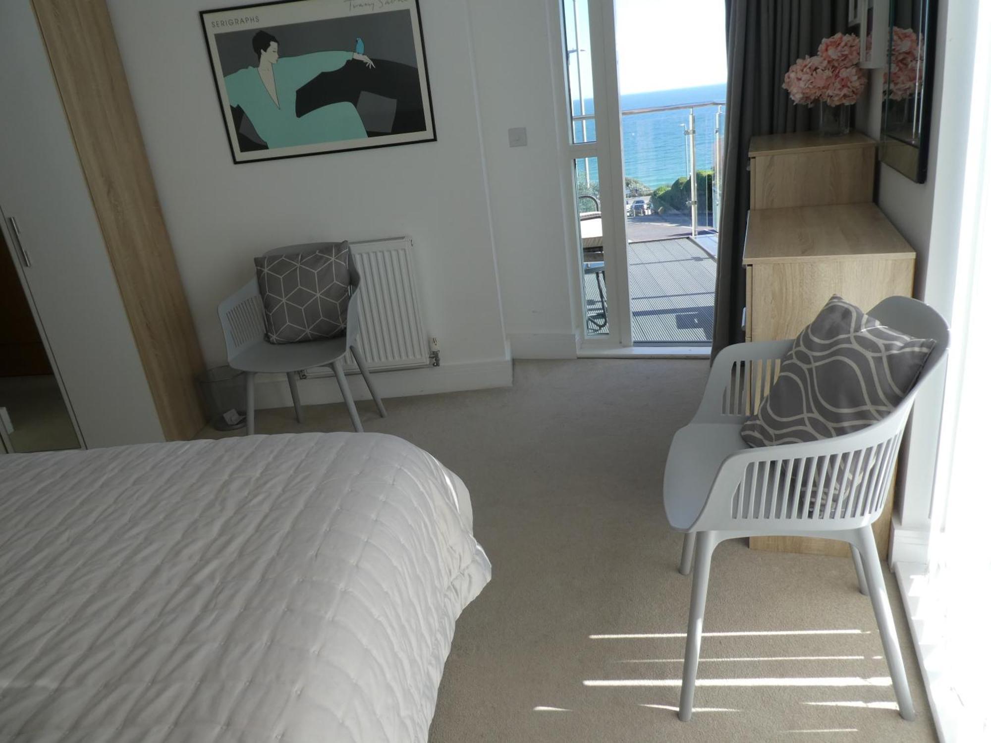 Seaview West Coast - Exceptional - 2 Bedrooms Sleeps 5 -Stunning Sea Views - 500 Metres To Beach Борнмут Екстер'єр фото
